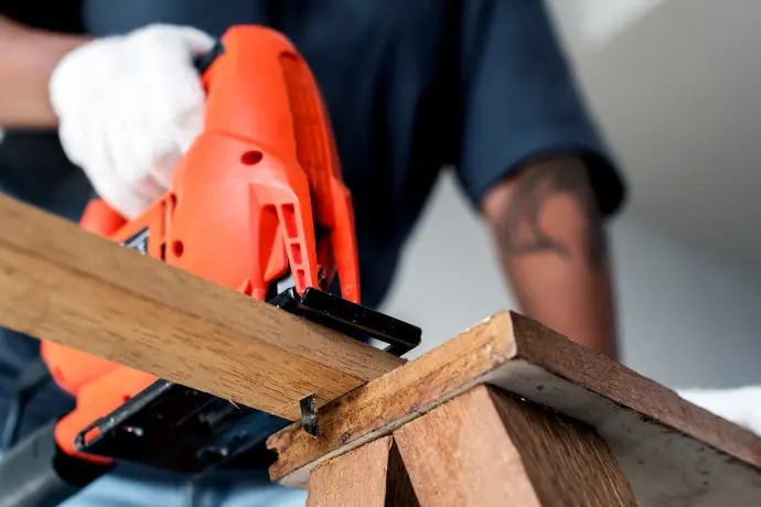 What are the common problems that a handyman can fix?